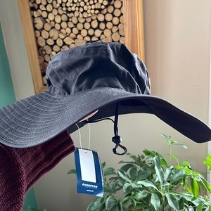 Waterproof Wide Brim Black Hat NWT